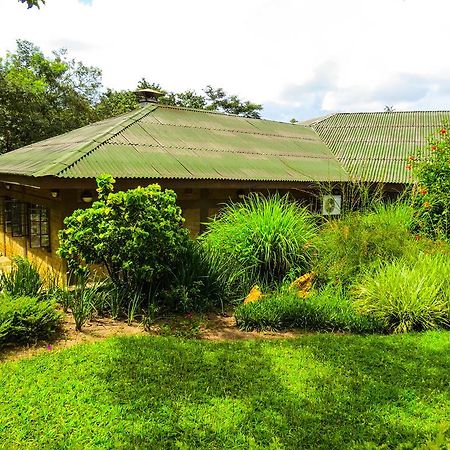 Woodlands Lilongwe Hotel Buitenkant foto