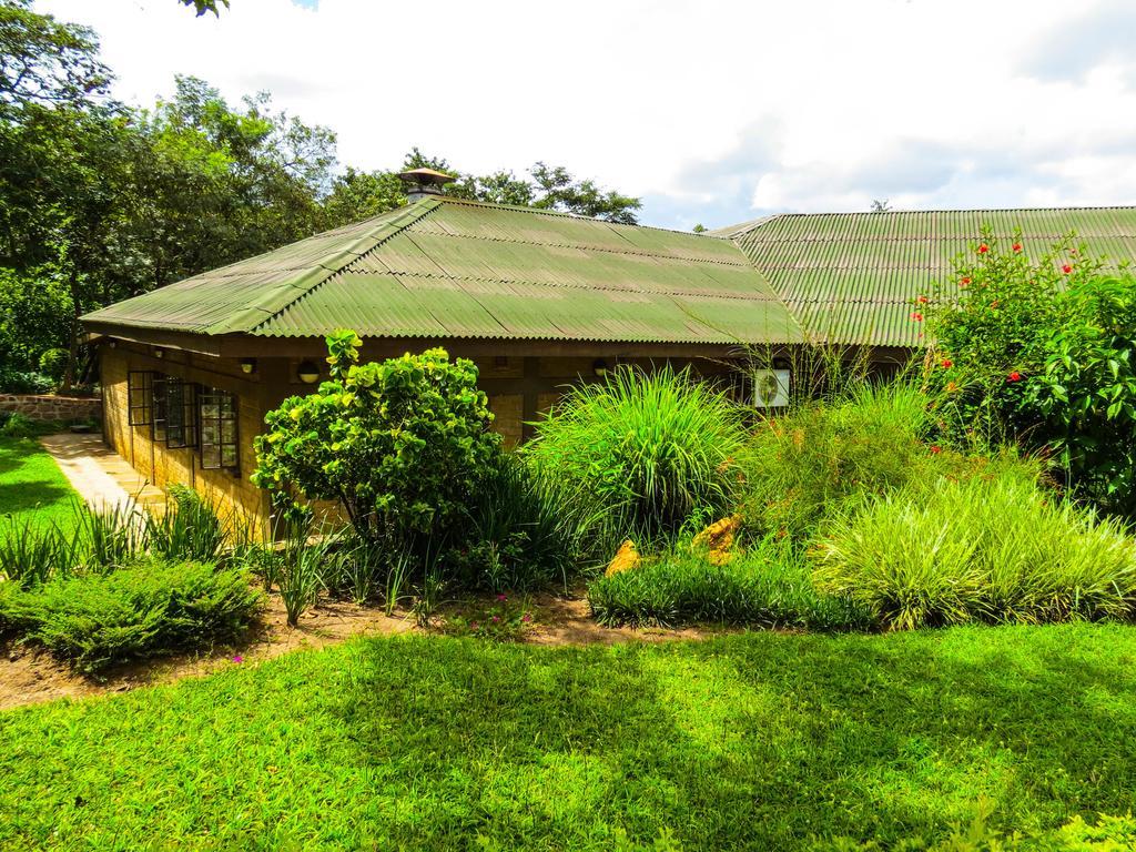 Woodlands Lilongwe Hotel Buitenkant foto