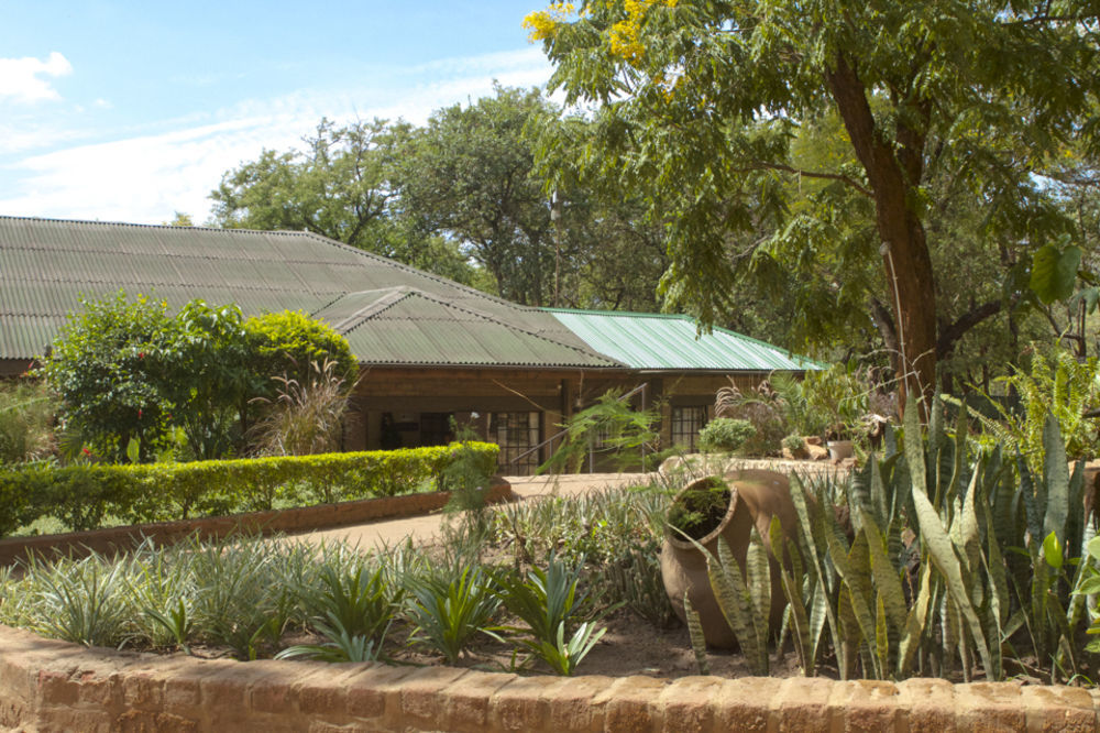 Woodlands Lilongwe Hotel Buitenkant foto