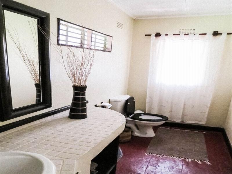 Woodlands Lilongwe Hotel Buitenkant foto