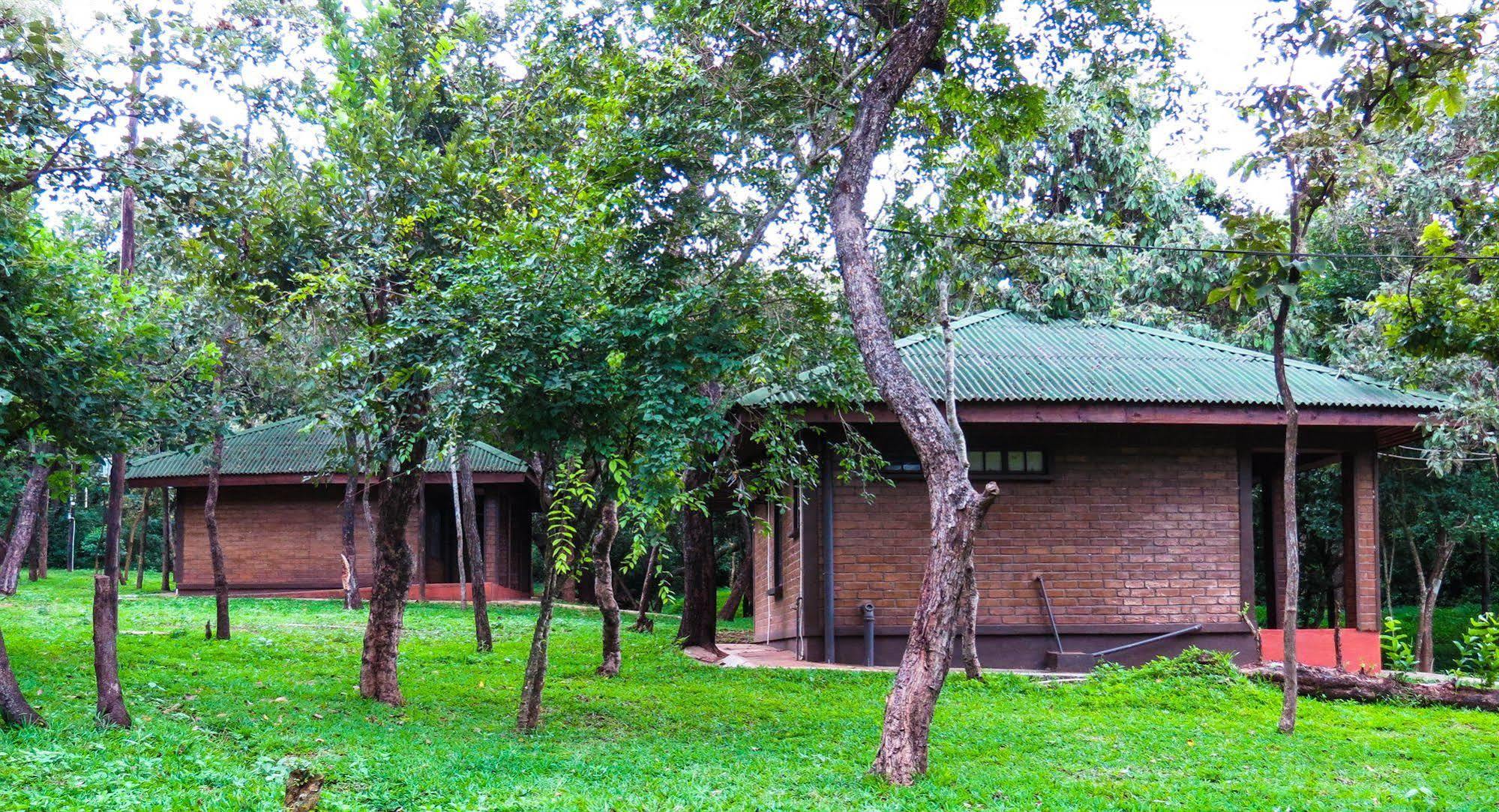 Woodlands Lilongwe Hotel Buitenkant foto