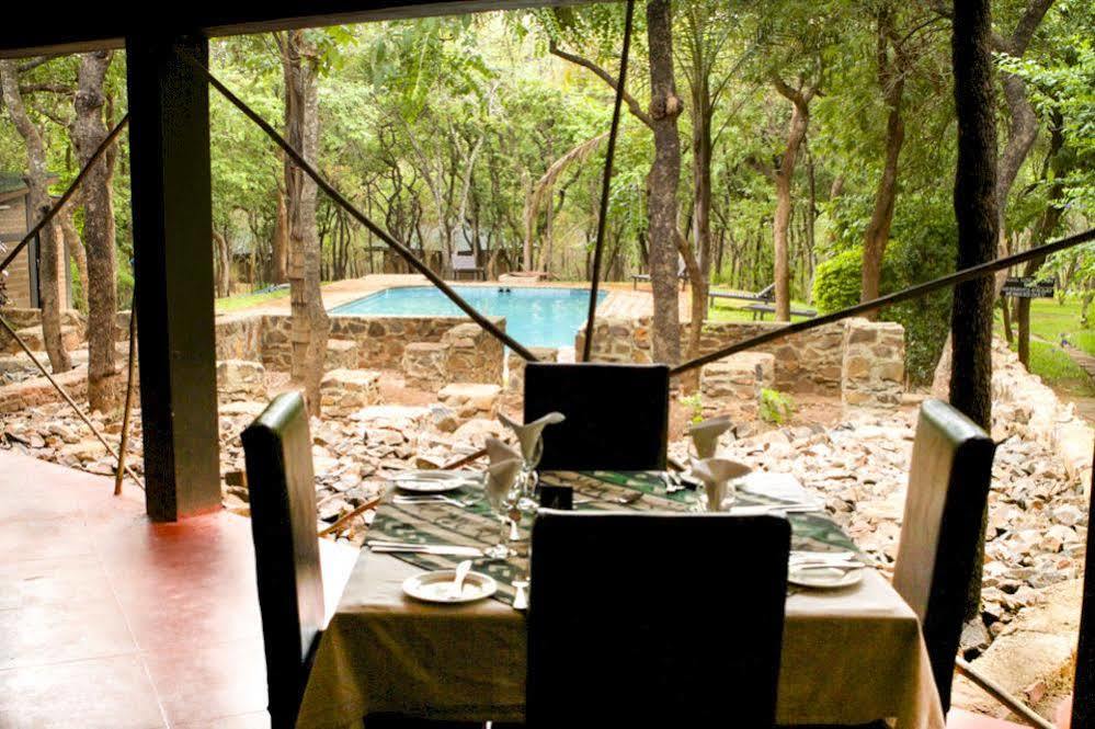 Woodlands Lilongwe Hotel Buitenkant foto